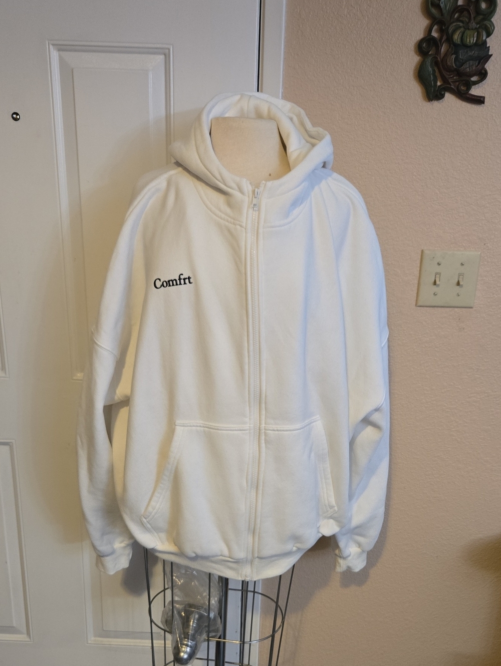 Comfrt Cloud Zip Hoodie Size M